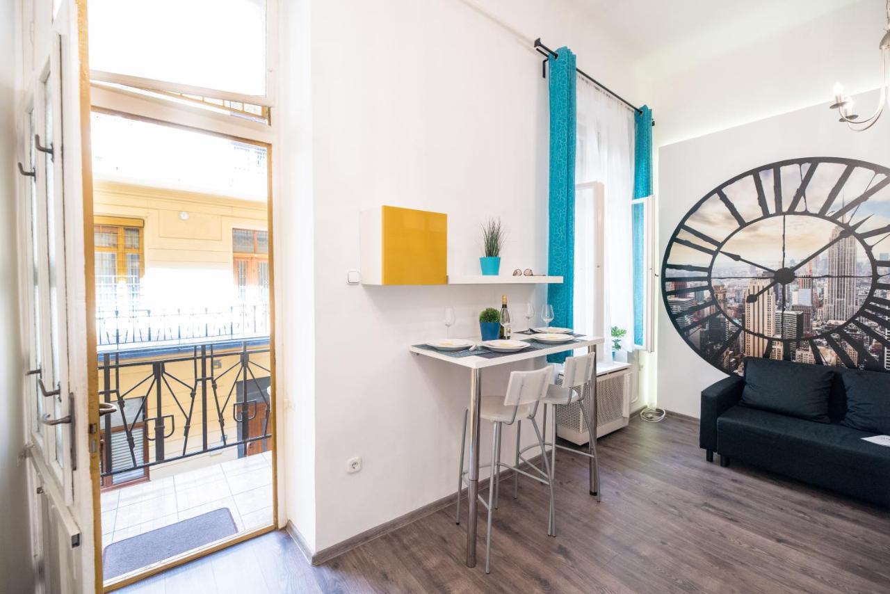 Apartment Central Quiet Studio B&b, Airport Connection Budapest
